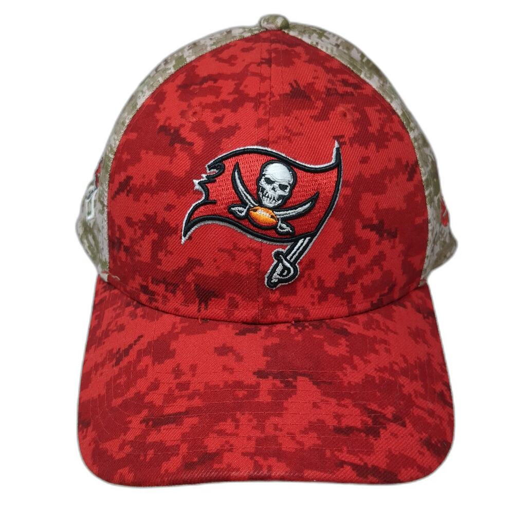 Tampa Bay Buccaneers New Era Red Green XL Cap 39THIRTY Salute Service Camo Hat